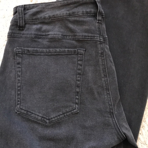 CAbi Curvy Slim Boot Jean - Picture 4 of 6